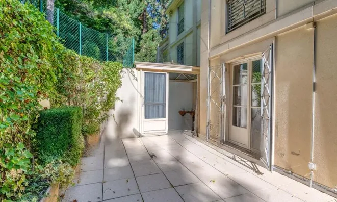 Недвижимость Apartment 8 rooms: 11
