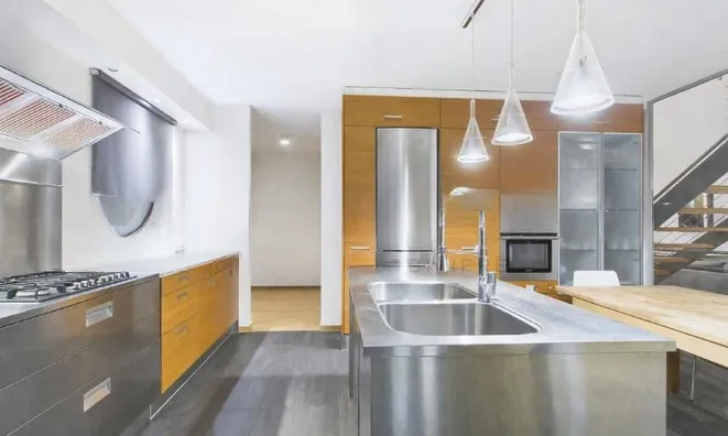 Недвижимость Row house 6 rooms: 2