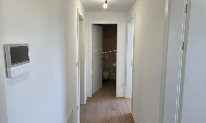 Недвижимость Three-room apartment Nadgorica: 8