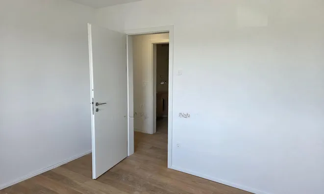 Недвижимость Three-room apartment Nadgorica: 9