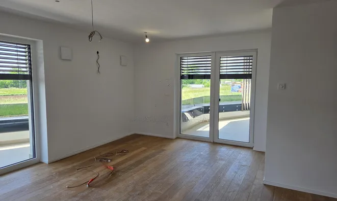 Недвижимость Three-room apartment Nadgorica: 16