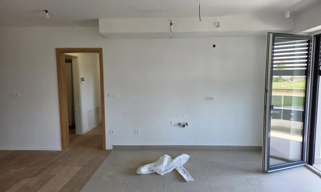 Недвижимость Three-room apartment Nadgorica: 27