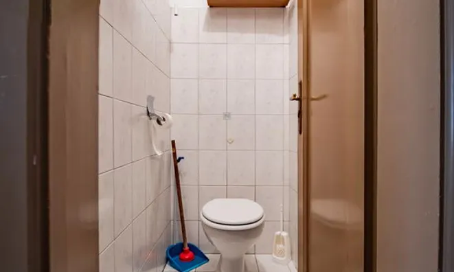 Недвижимость 3-room apartment in the center: 6