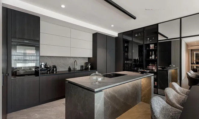Недвижимость Apartment, 4 rooms, city center: 7
