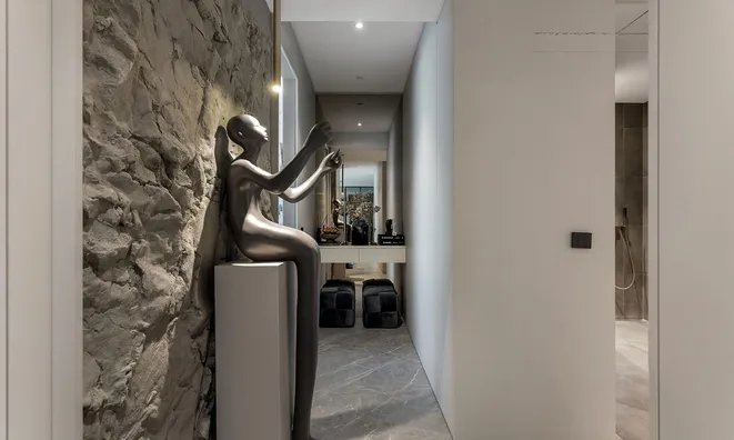 Недвижимость Apartment, 4 rooms, city center: 12