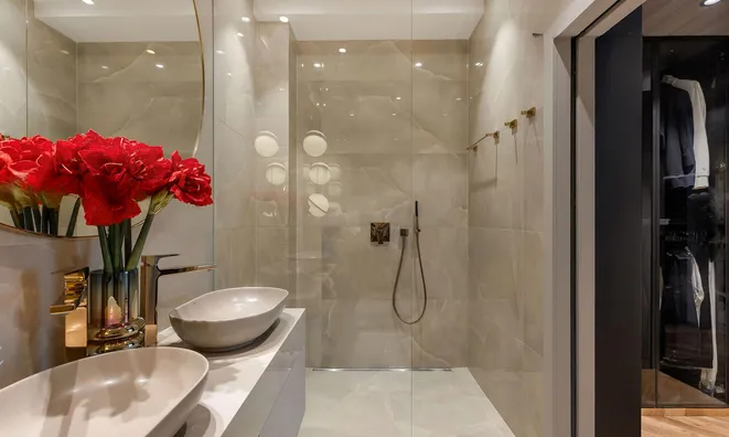 Недвижимость Apartment, 4 rooms, city center: 16
