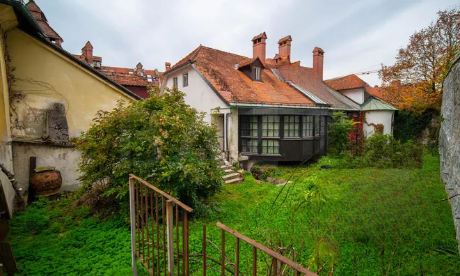 Недвижимость Four-room apartment in the center: 9