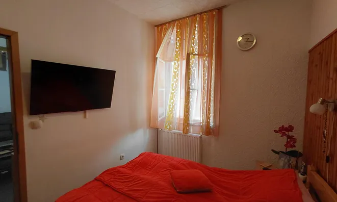 Недвижимость 2.5-room apartment in the center: 17