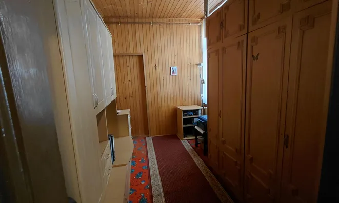 Недвижимость 2.5-room apartment in the center: 23