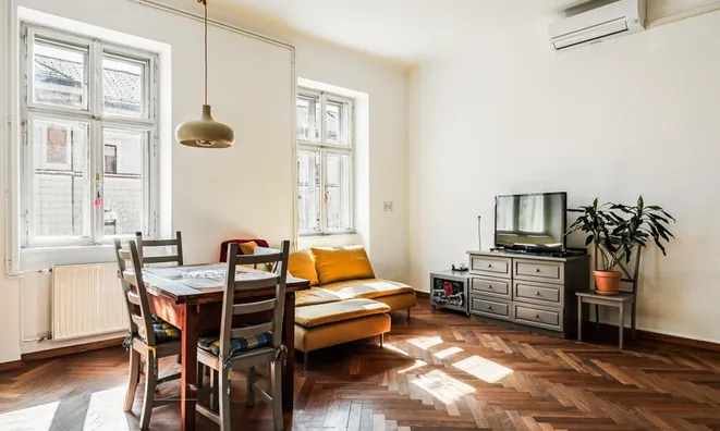 Недвижимость Apartment, 3 rooms in the Center: 10
