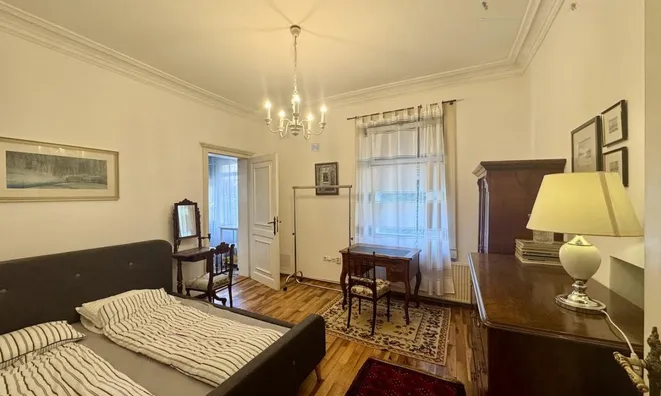 Недвижимость Three-room apartment in the center: 3