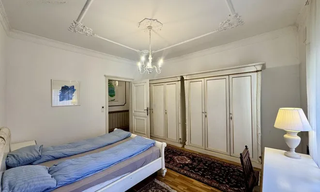 Недвижимость Three-room apartment in the center: 11
