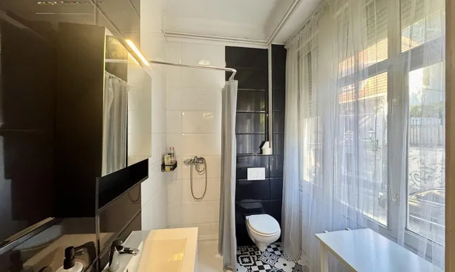 Недвижимость Three-room apartment in the center: 13