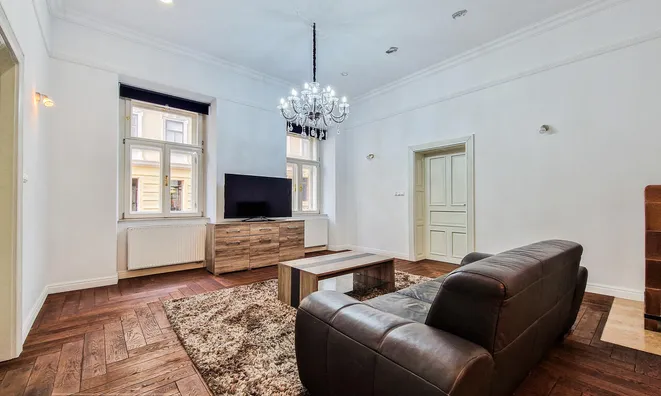Недвижимость Apartment, 3-bedroom, Center: 3