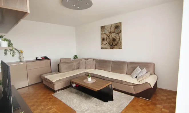 Недвижимость 2.5-room apartment in Ljubljana: 2