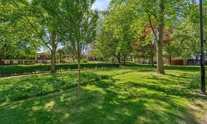 Недвижимость Winchester House, Hallfield Estate: 1