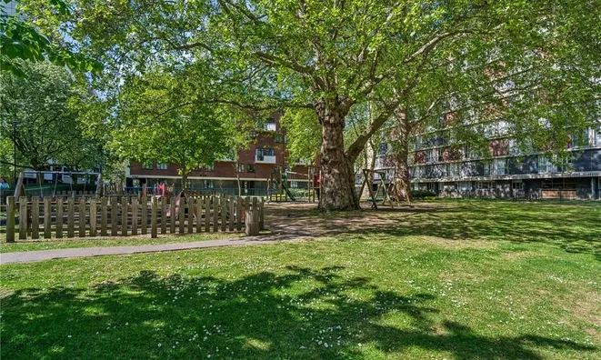 Недвижимость Winchester House, Hallfield Estate: 2