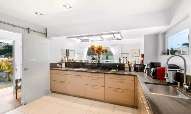 Недвижимость Single house 9 rooms: 10