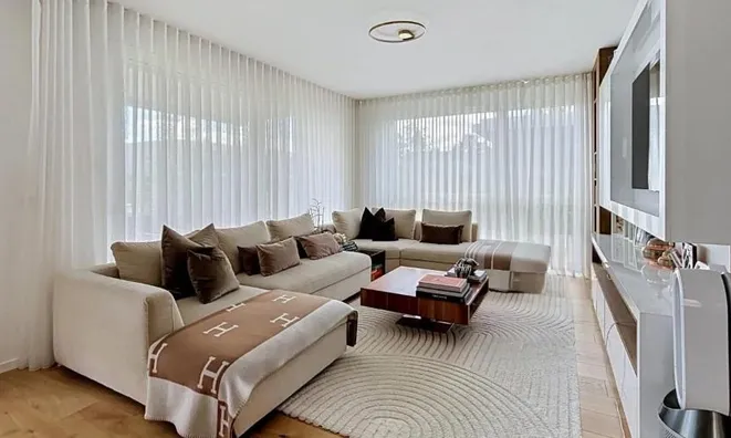 Недвижимость Apartment 5 rooms: 5