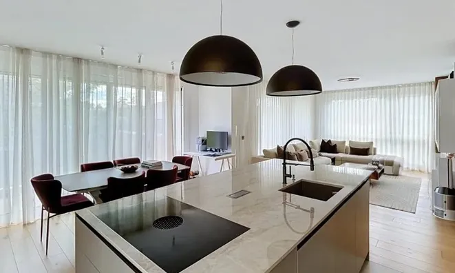 Недвижимость Apartment 5 rooms: 7