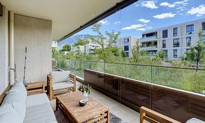 Недвижимость Apartment 5 rooms: 8