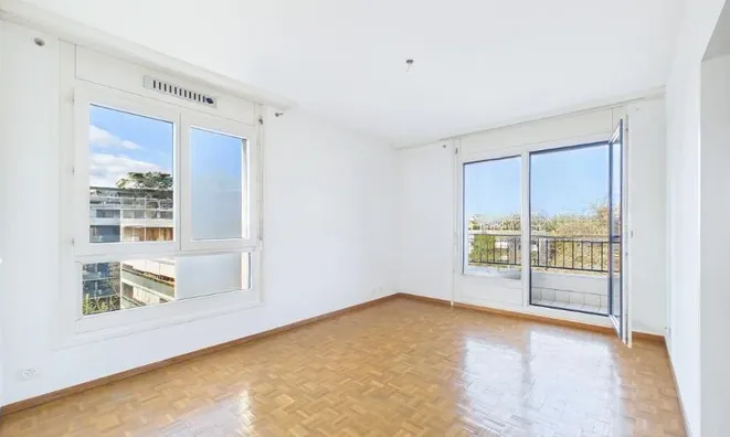 Недвижимость Apartment 6 rooms: 6