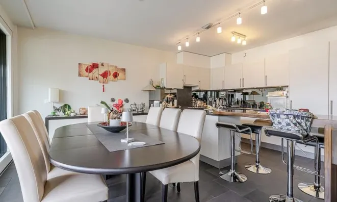 Недвижимость Apartment 5 rooms: 2