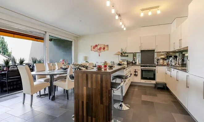 Недвижимость Apartment 5 rooms: 3