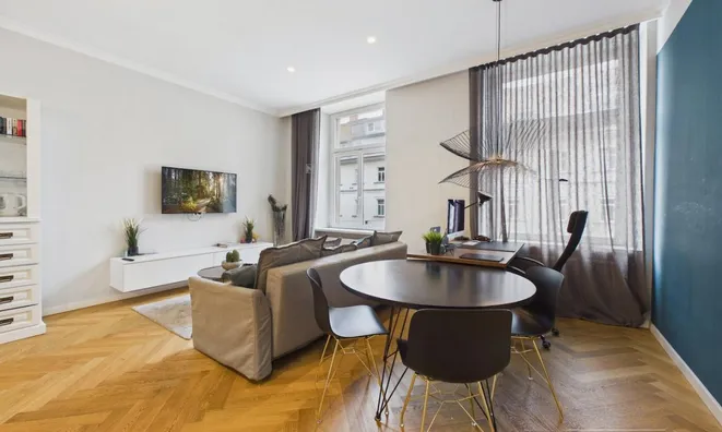 Недвижимость 3-room apartment in the center: 5