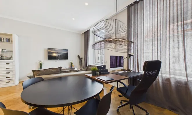 Недвижимость 3-room apartment in the center: 6