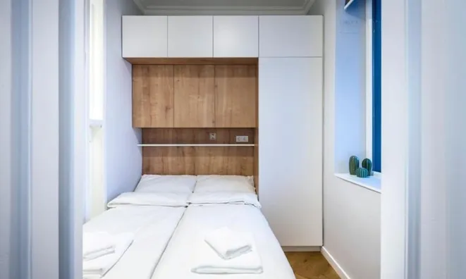 Недвижимость 3-room apartment in the center: 10