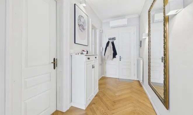 Недвижимость 3-room apartment in the center: 13