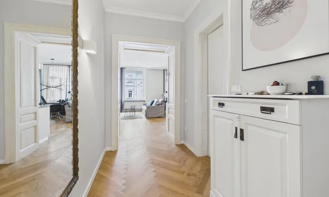 Недвижимость 3-room apartment in the center: 14