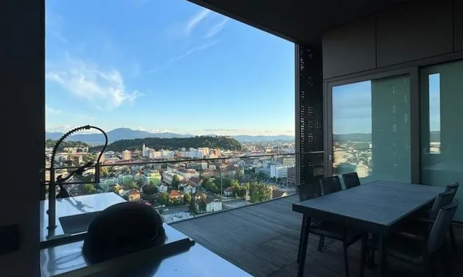 Недвижимость Apartment, 5+ rooms, Bežigrad: 5