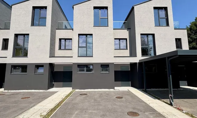 Недвижимость House with terrace Novo Vizhmarie: 2