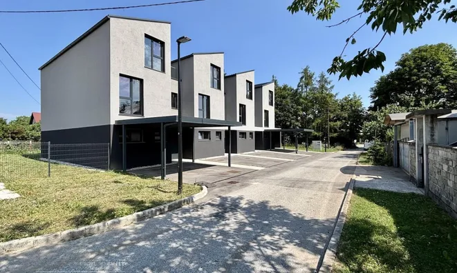 Недвижимость House with terrace Novo Vizhmarie: 3