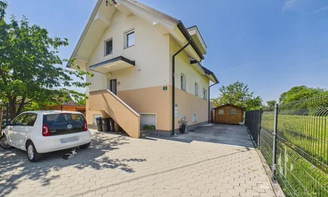 Недвижимость House in Šmartno ob Savi: 1