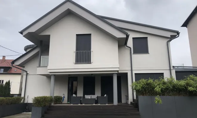 Недвижимость House in Ljubljana, Moshta: 25