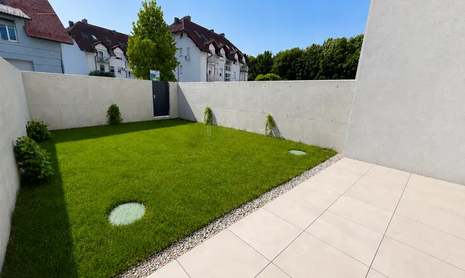 Недвижимость House with a terrace on Dolgy Most: 15
