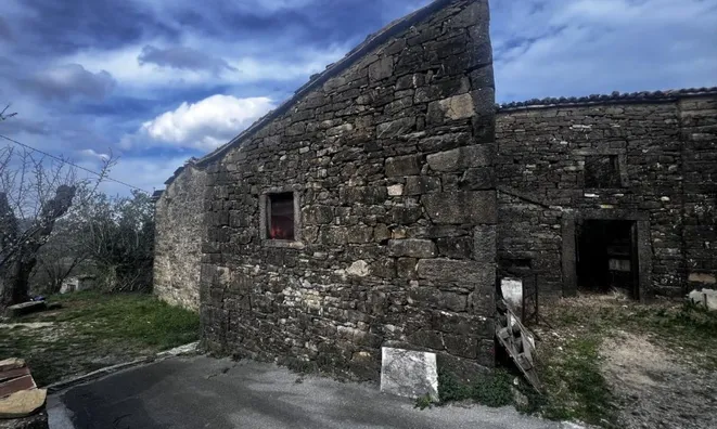 Недвижимость House with terrace in Butari: 1