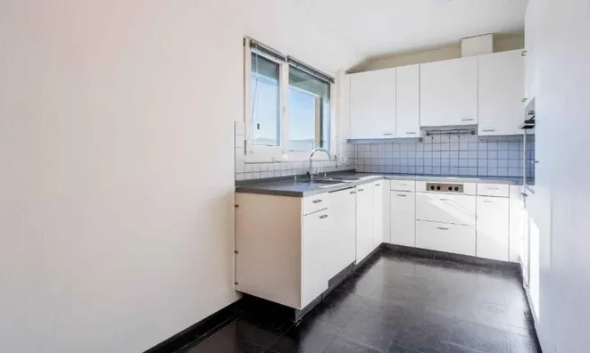 Недвижимость Attic flat 5 rooms: 4