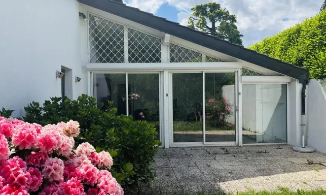 Недвижимость Bifamiliar house 6 rooms: 3