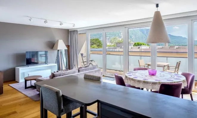 Недвижимость Apartment 5 rooms: 4
