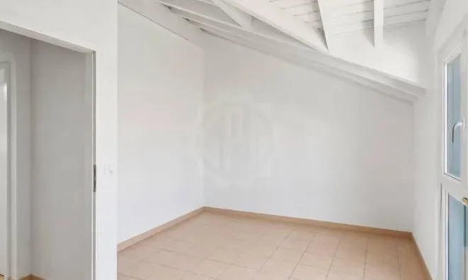 Недвижимость Single house 4 rooms: 8