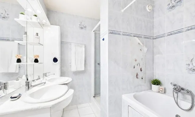 Недвижимость Apartment 5 rooms: 4
