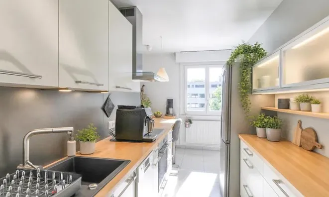 Недвижимость Apartment 5 rooms: 2