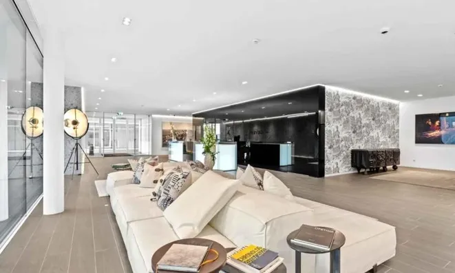 Недвижимость Apartment 5 rooms: 4