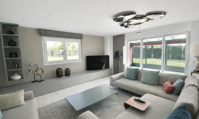 Недвижимость Single house 6 rooms: 5