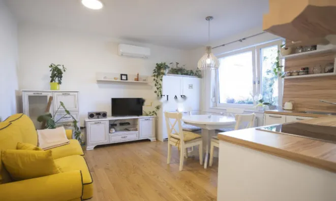 Недвижимость 2-комнатная квартира Трново: 3