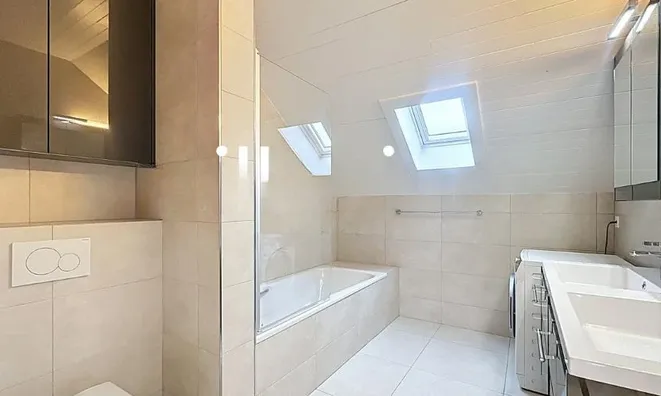 Недвижимость Apartment 3.5 rooms: 5